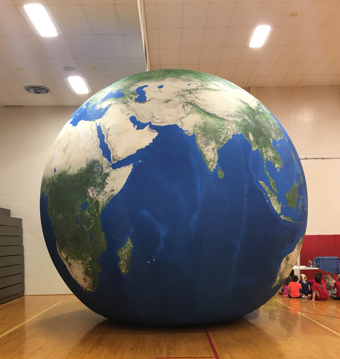 Earth balloon